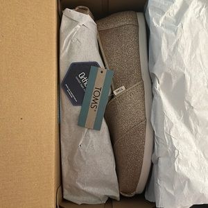 NWT Alpargata champagne glitter Toms size 9